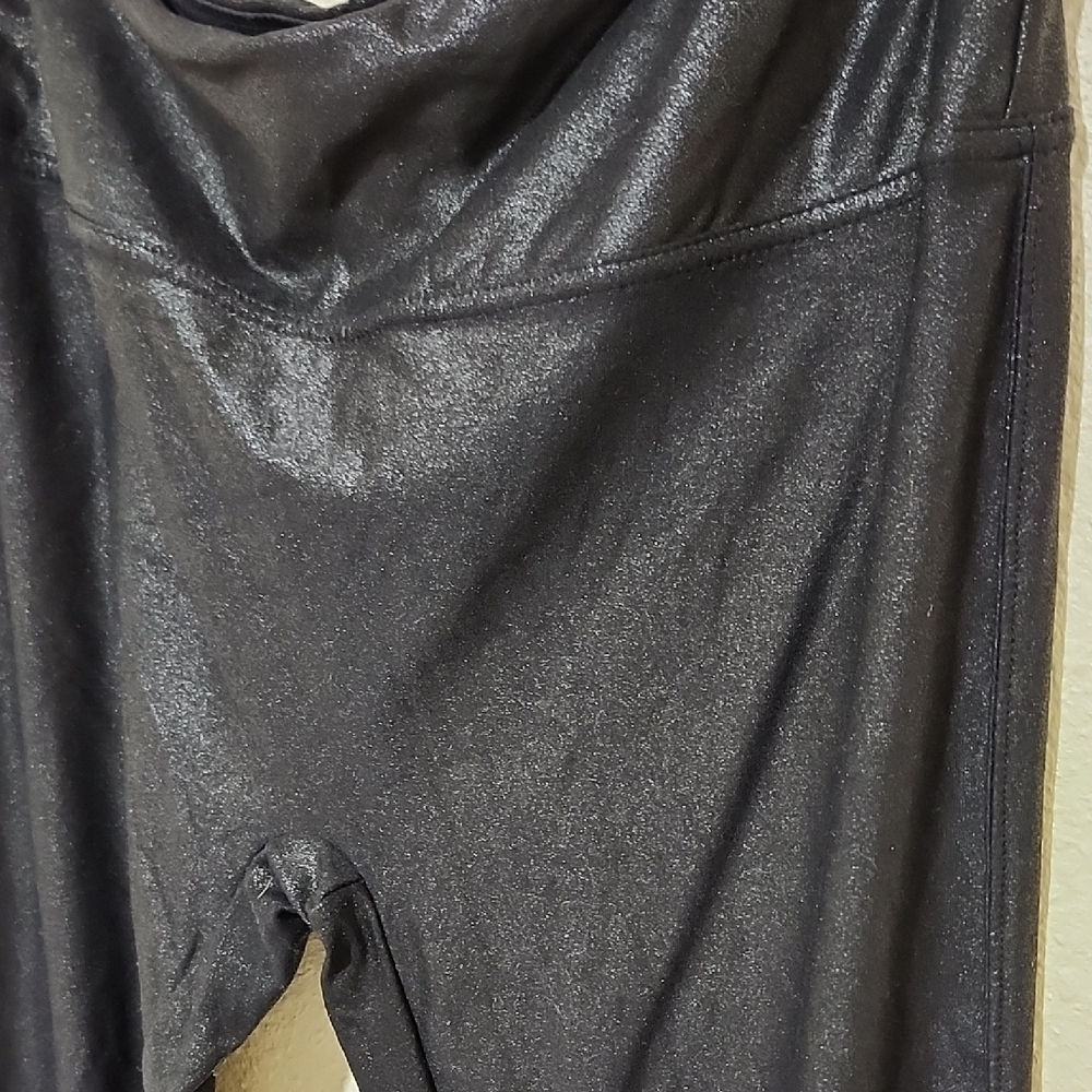 Chic Black Leggings - Picture 3 of 7